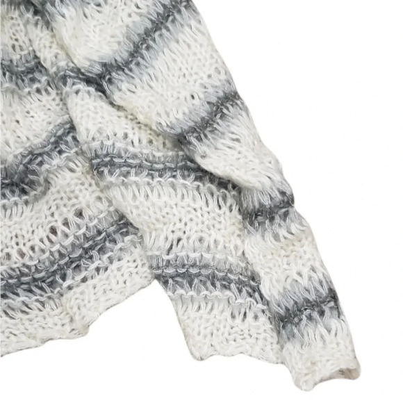 American Eagle Striped Acrylic Scarf - Picture 3 of 4